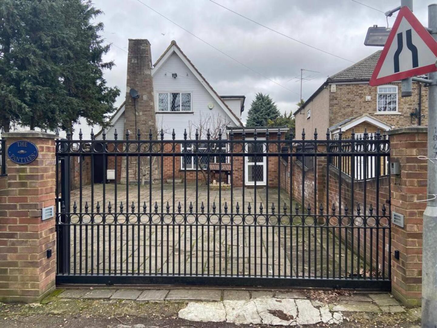 4 Bedroom House, Heathrow Airport, Luxe Inn Colnbrook Exteriör bild