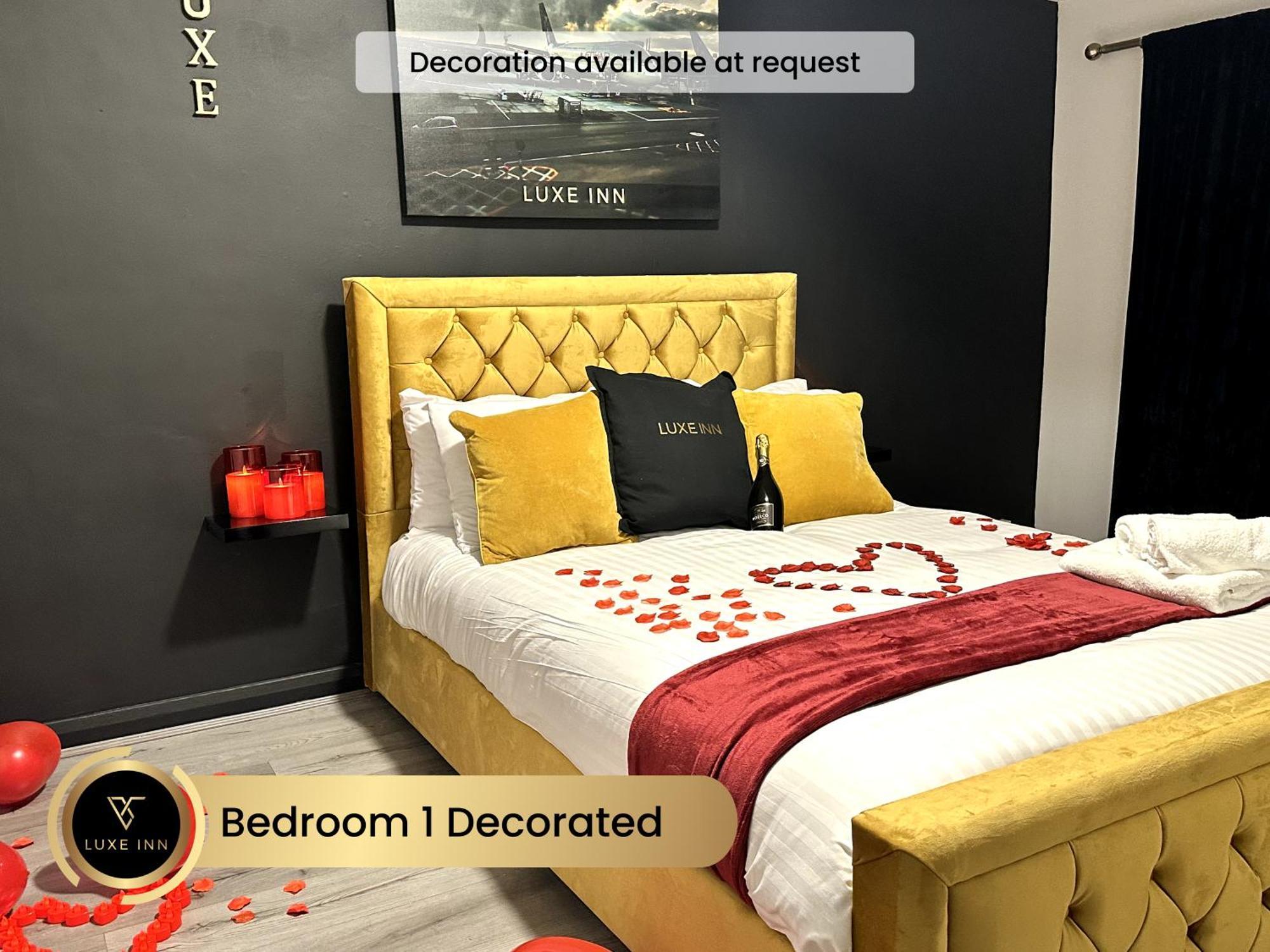 4 Bedroom House, Heathrow Airport, Luxe Inn Colnbrook Exteriör bild