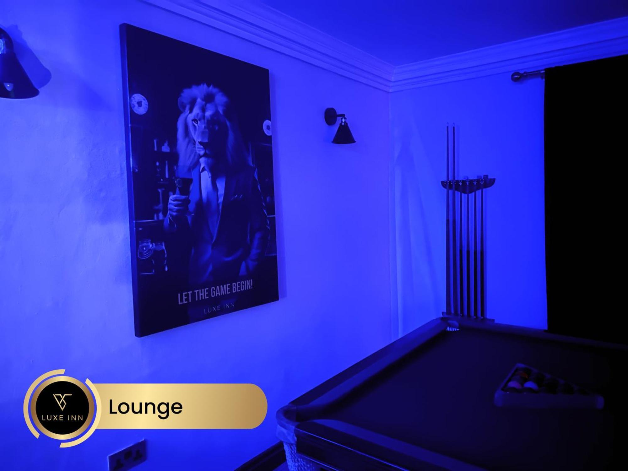 4 Bedroom House, Heathrow Airport, Luxe Inn Colnbrook Exteriör bild