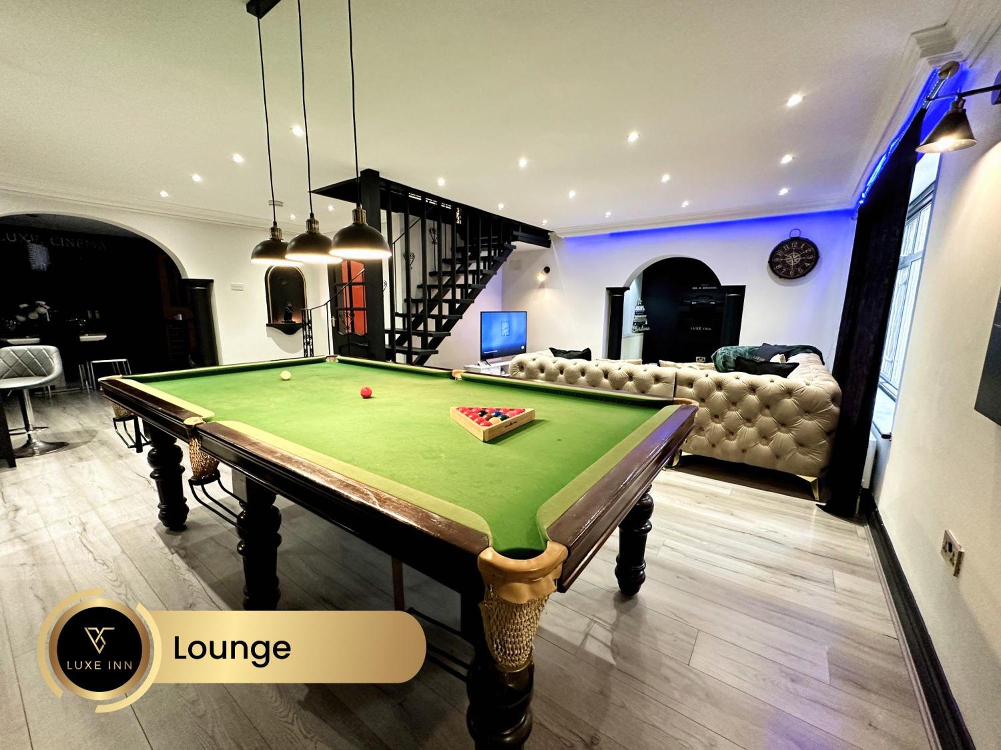 4 Bedroom House, Heathrow Airport, Luxe Inn Colnbrook Exteriör bild