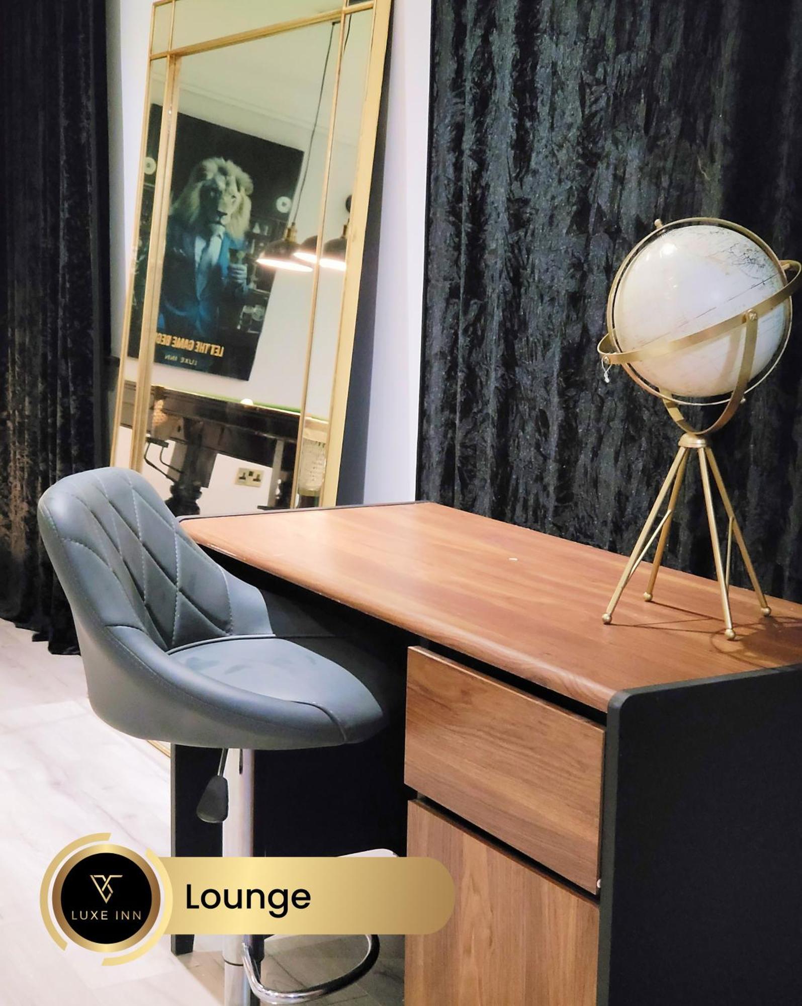 4 Bedroom House, Heathrow Airport, Luxe Inn Colnbrook Exteriör bild